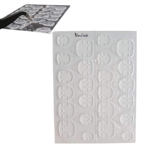 Zdjęcie przedstawia blister z żelowym klejem do tipsów.