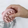 Szczotka do mycia i masażu głowy Foamanizer - pastelowa różowa - zdjęcie 8