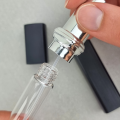 Atomizer do perfum prostokątny 12 ml - czarny - zdjęcie 4