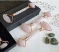 Roller kwarcowy i Gua Sha w pudełku - zestaw do twarzy - zdjęcie 4