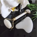 Roller jadeitowy biały z płytką Gua Sha - zdjęcie 6